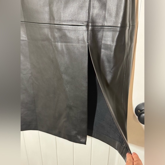 Dress Forum Black Pencil Midi Skirt with Slit - Picture 5 of 8